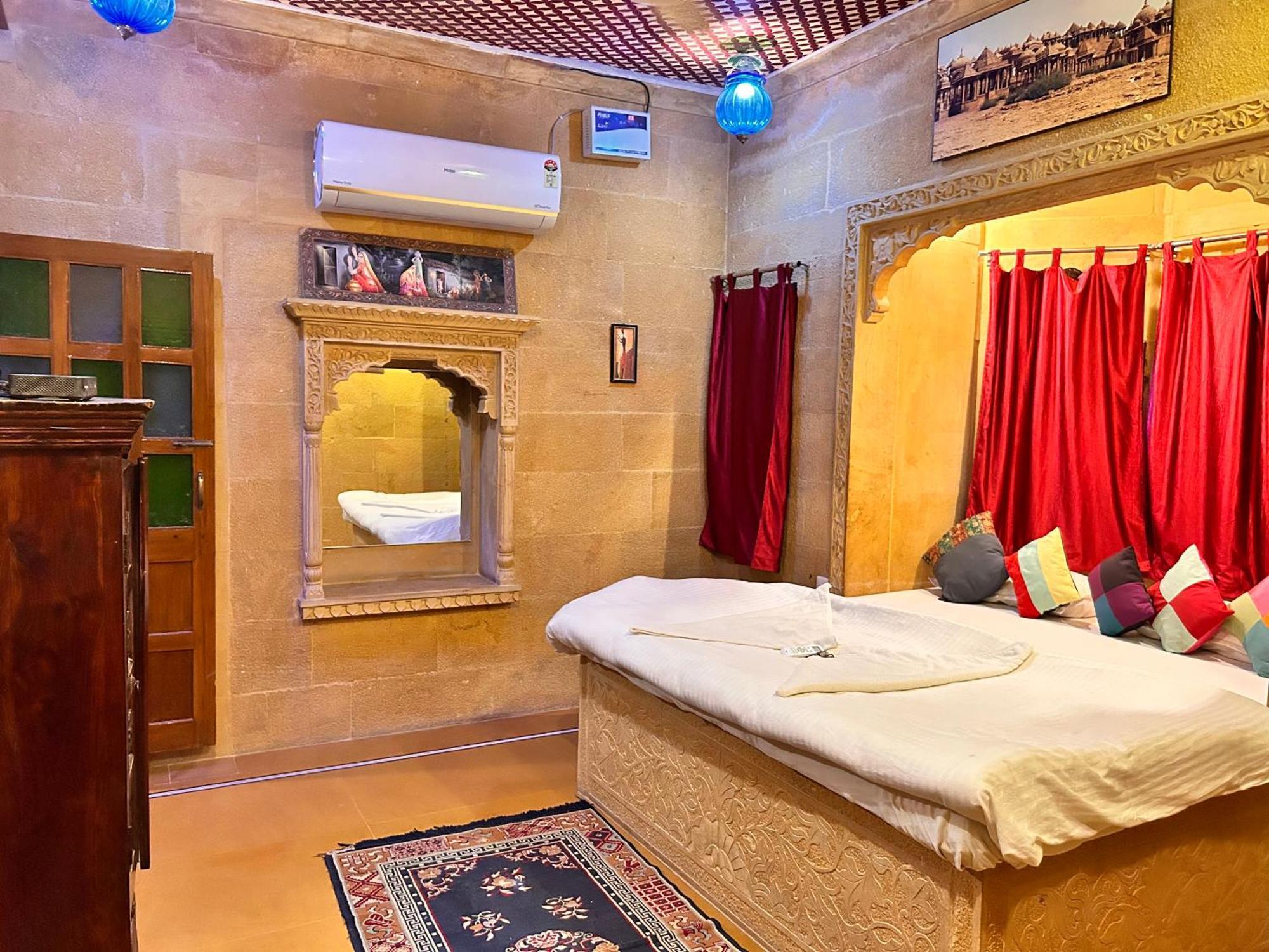 Hotel Pol Haveli Джайсалмер Экстерьер фото