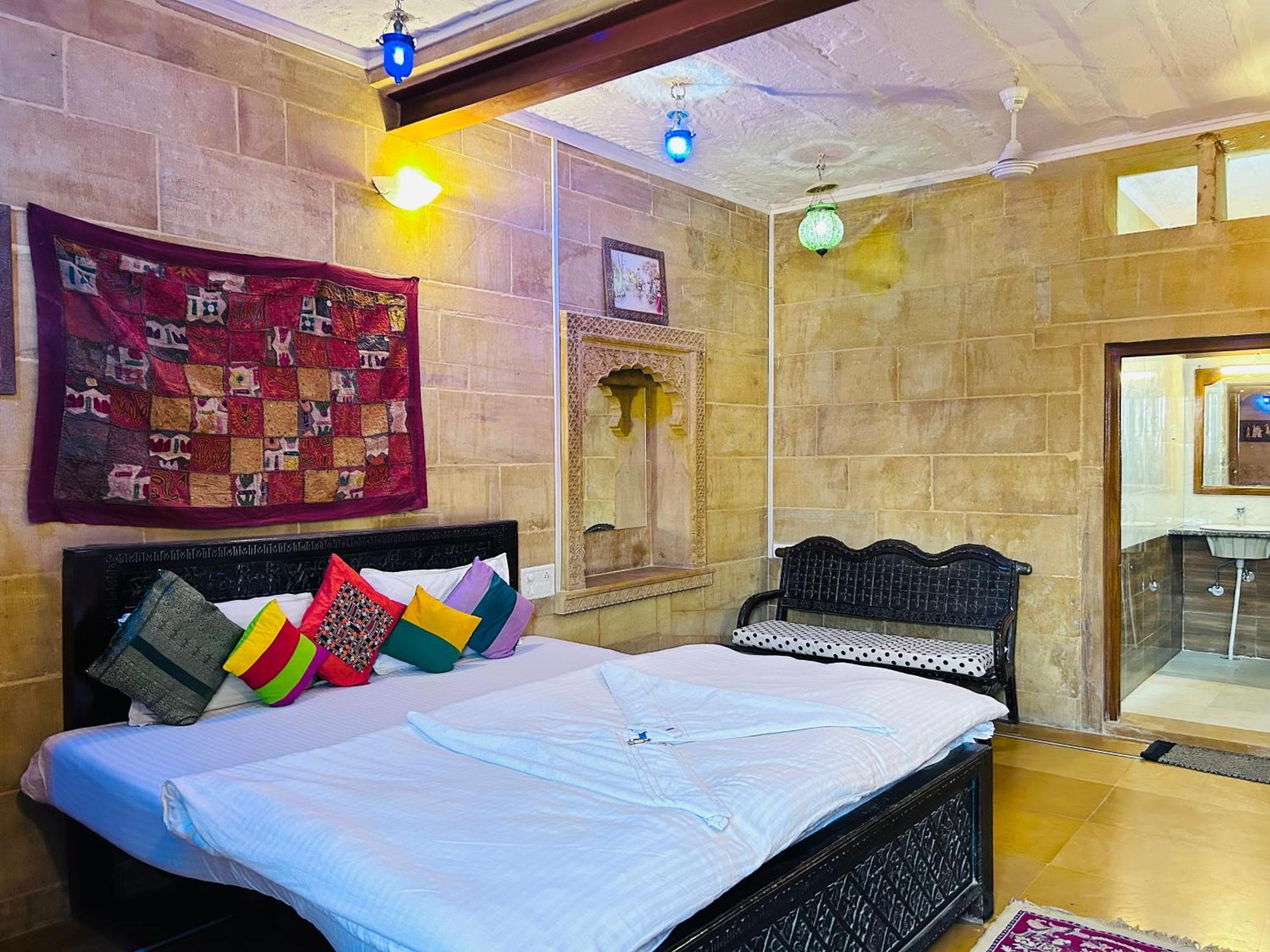 Hotel Pol Haveli Джайсалмер Экстерьер фото